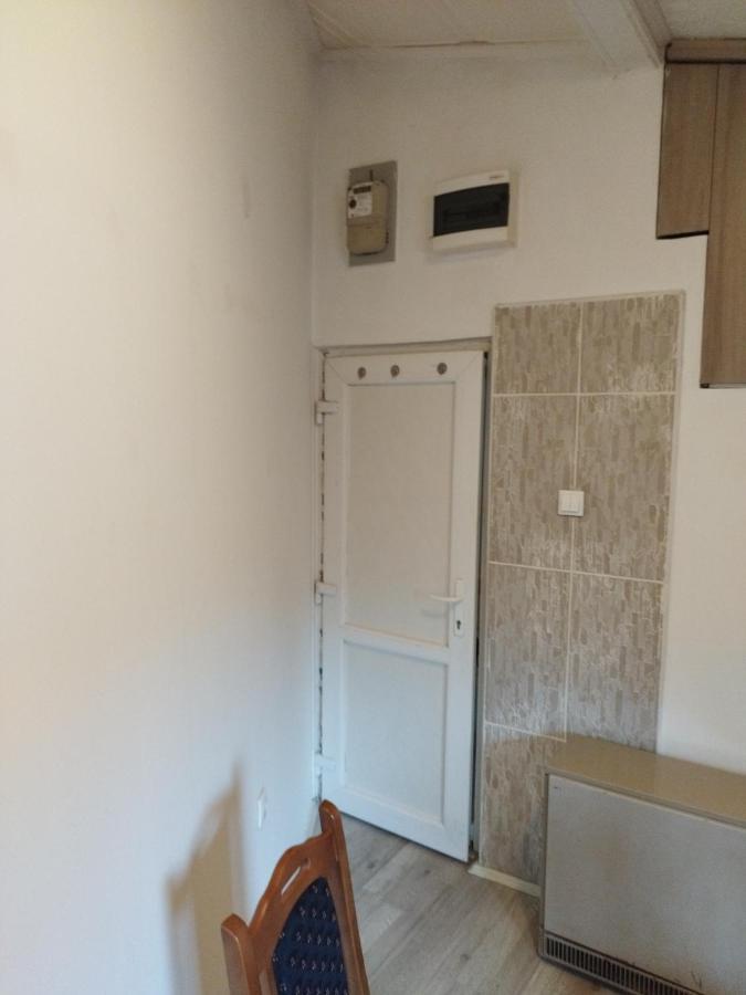 Small Apartment Private Bathroom Strong Wi-Fi Belgrad Exteriör bild